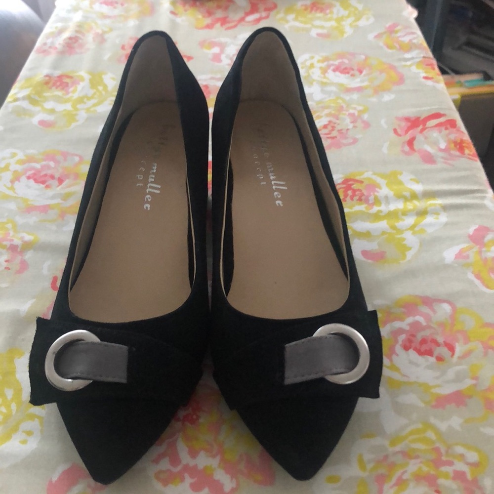 Suede pumps